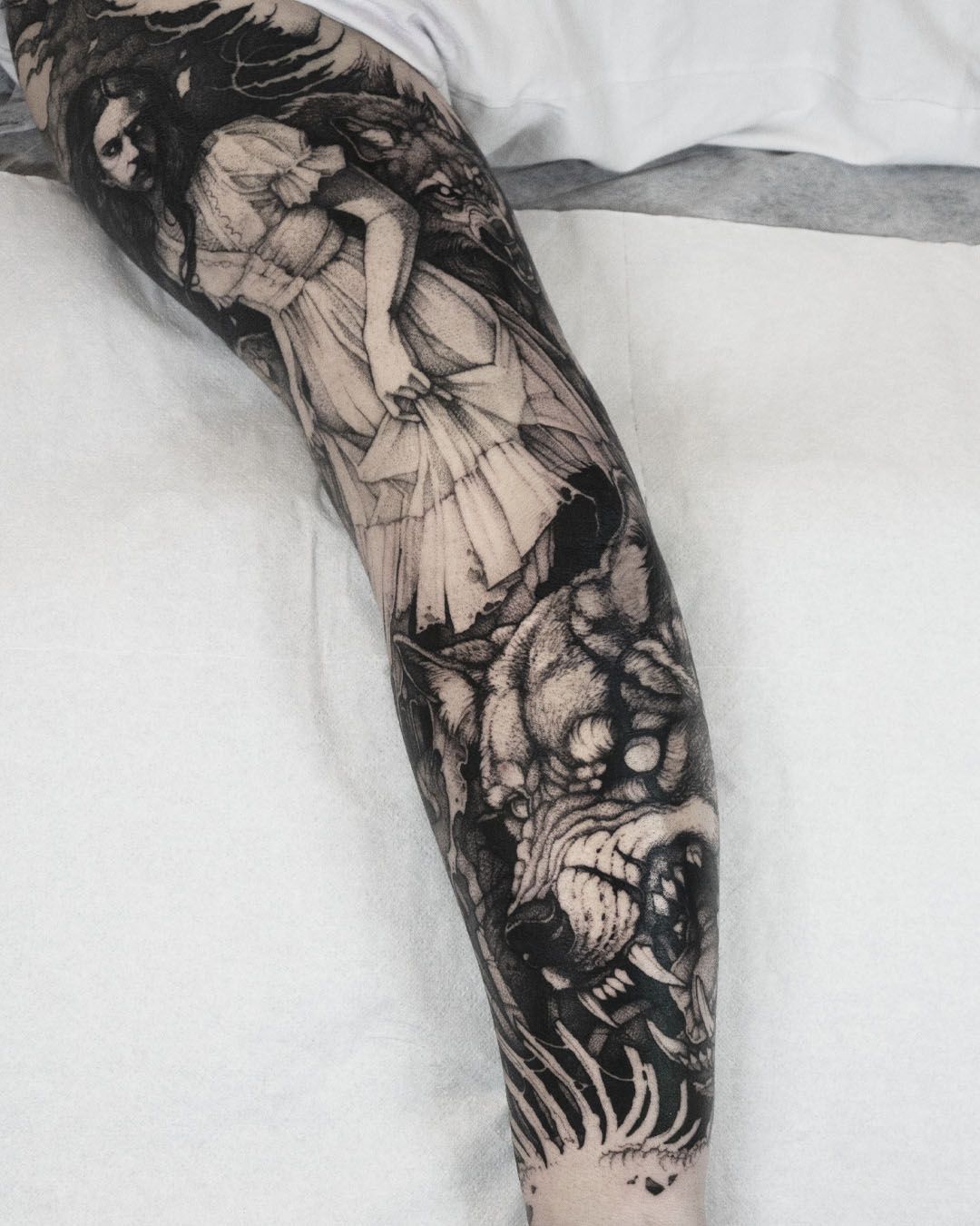 Wolf Witch Sleeve Jasny